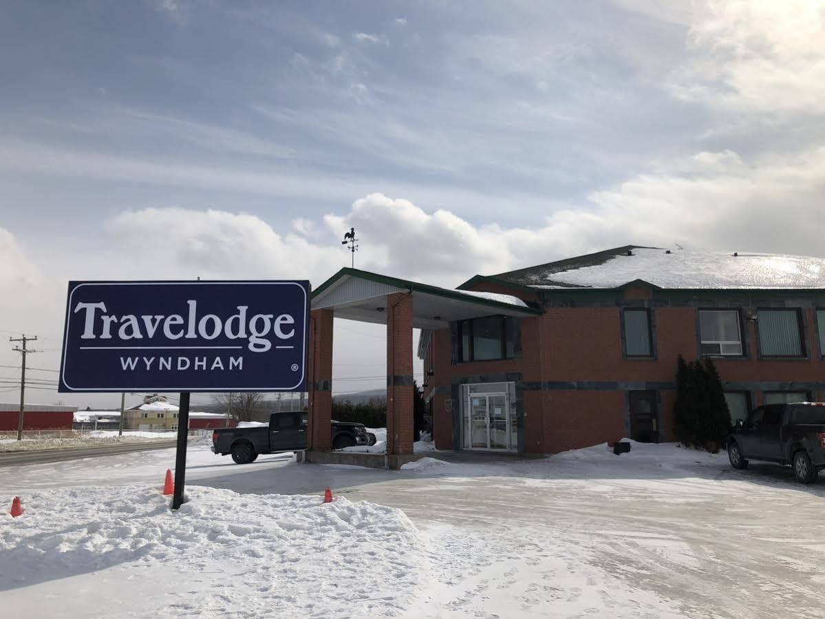 Travelodge By Wyndham Rigaud Zewnętrze zdjęcie