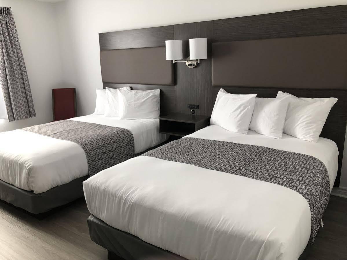 Travelodge By Wyndham Rigaud Zewnętrze zdjęcie