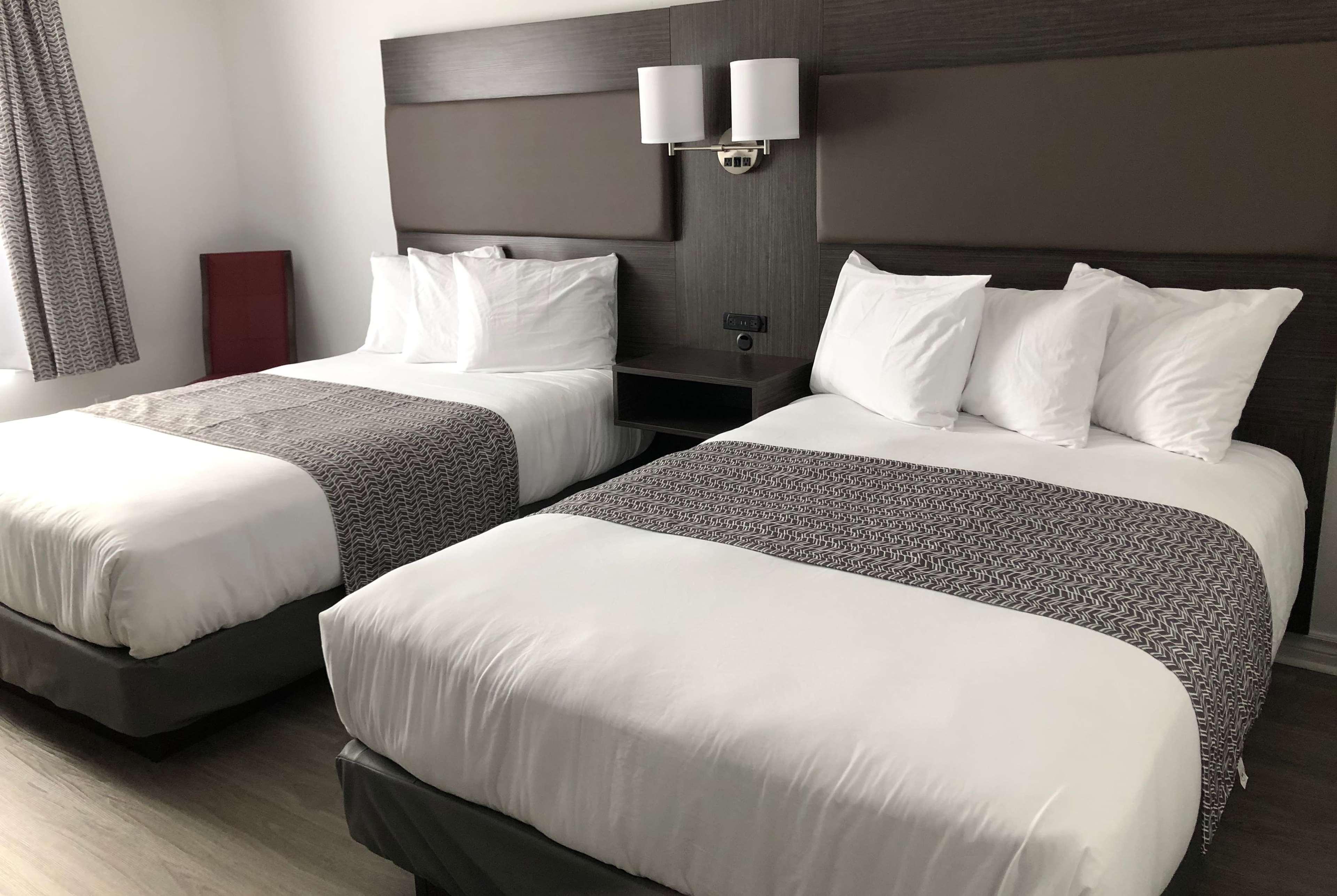 Travelodge By Wyndham Rigaud Zewnętrze zdjęcie