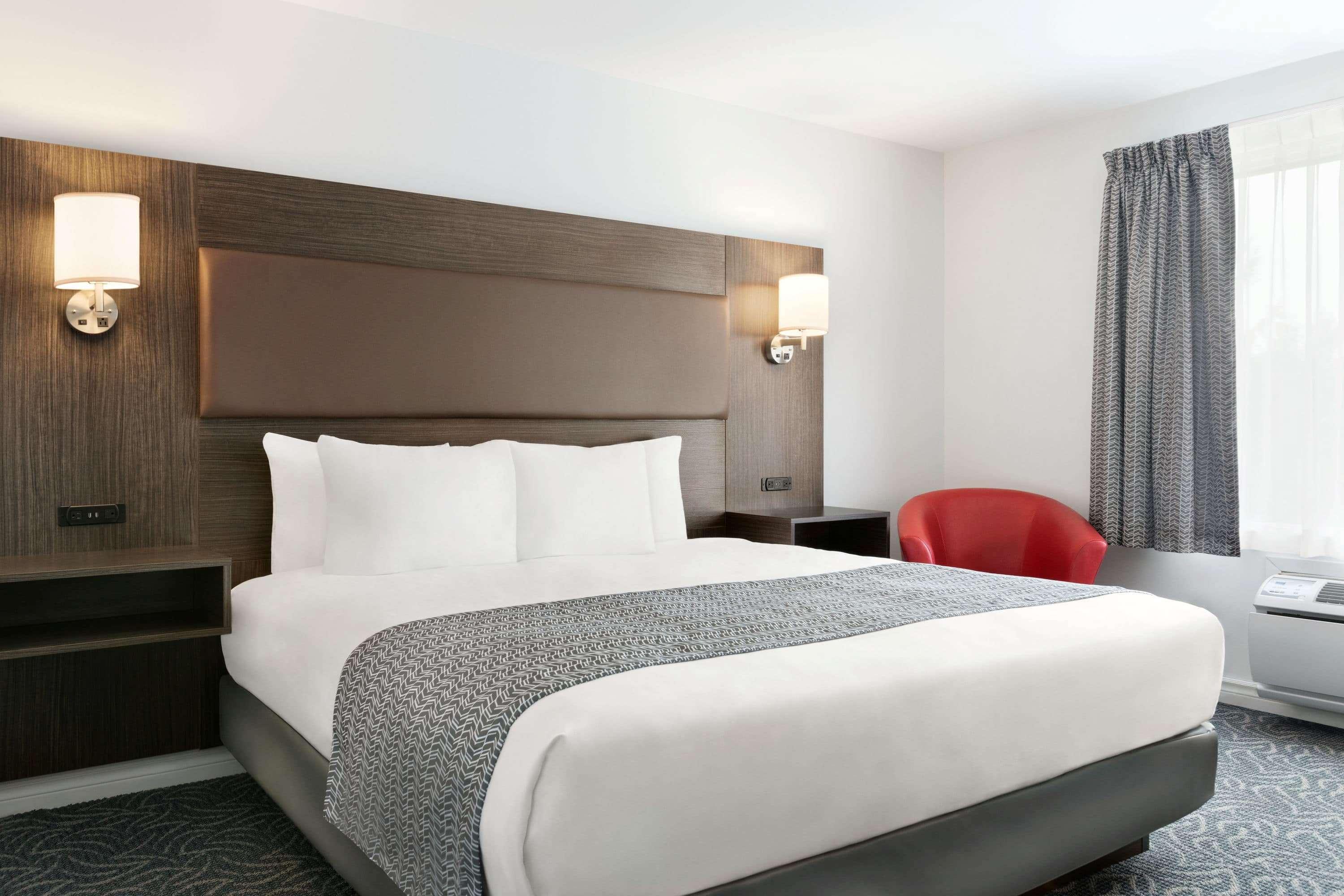 Travelodge By Wyndham Rigaud Zewnętrze zdjęcie