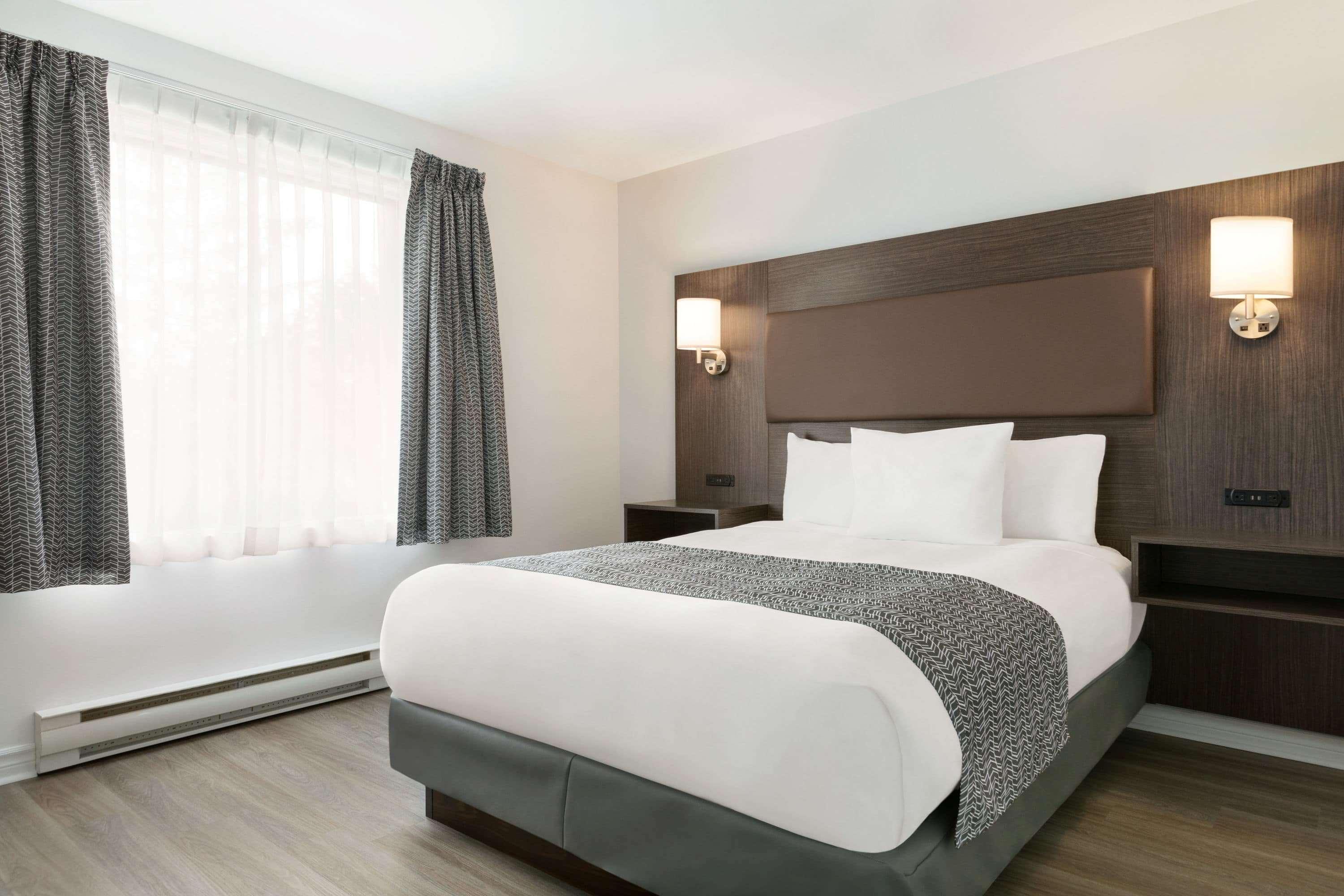 Travelodge By Wyndham Rigaud Zewnętrze zdjęcie
